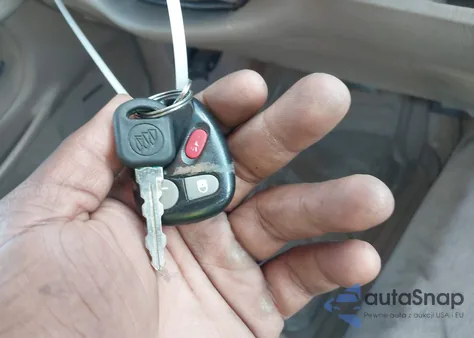 2000 Buick Park Avenue from USA, damaged, VIN 1G4CW54K3Y4260557